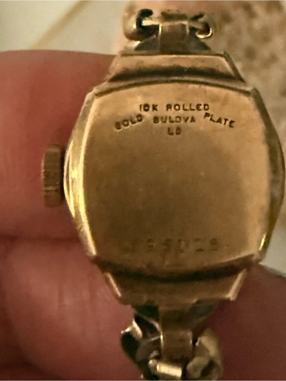 VINTAGE 1ok plate Bulova Gold-Tone Mesh Bracelet Ladies Watch